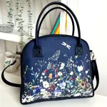  Kabelka s potiskem Oxford Květiny na modrém pozadí