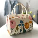 Dámská kabelka Barrel – textilní potisk Jaro kvete