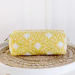 Kosmetická taška Pusheen – stylová a prostorná taštička na kosmetiku žlutý a bílý vzor