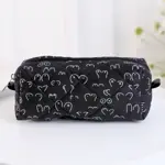 Kosmetická taška Pusheen – stylová a prostorná taštička na kosmetiku Prsa