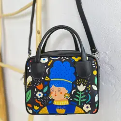 Dámská kabelka Kitto – sametový potisk Dívka v květinách