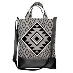 Kabelka city Černobílý ornament na šedém pozadí