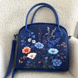  Kabelka s potiskem Oxford Luční květiny na modrém pozadí