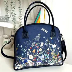  Kabelka s potiskem Oxford Květiny na modrém pozadí