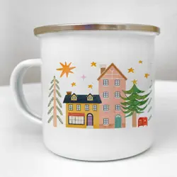 Smaltovaný hrnek Camper Vánoční stromky poblíž domu