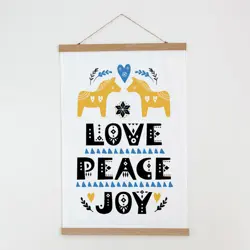 Látkový plakát na zeď  Love Peace Joy