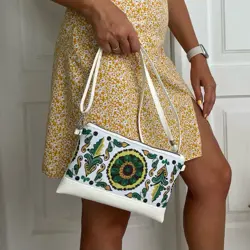 Malá kabelka přes rameno život