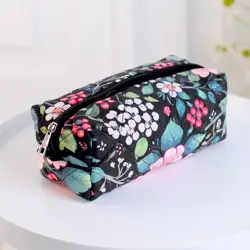 Kosmetická taška Pusheen – stylová a prostorná taštička na kosmetiku Květiny