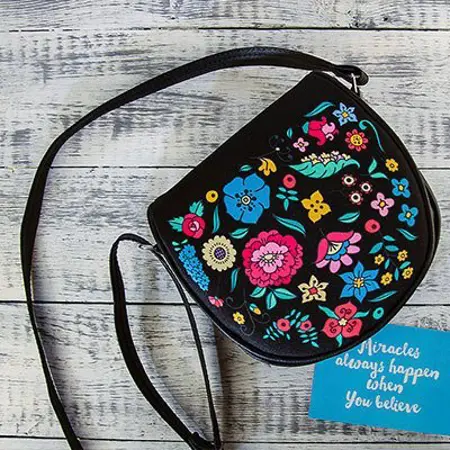 Kabelka saddle Různé květiny