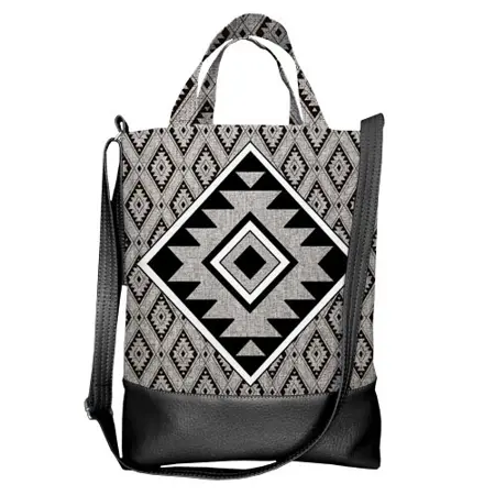 Kabelka city Černobílý ornament na šedém pozadí