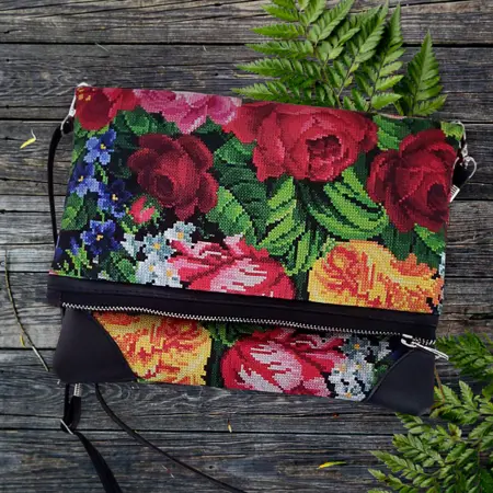 Kabelka pretty Květiny. Výšivka (stylizace)