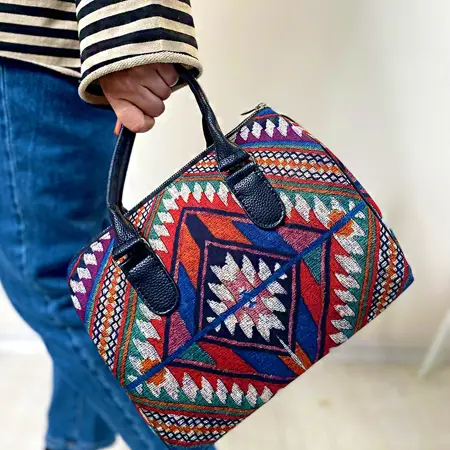 Dámská kabelka Barrel – textilní potisk lidový vzor 