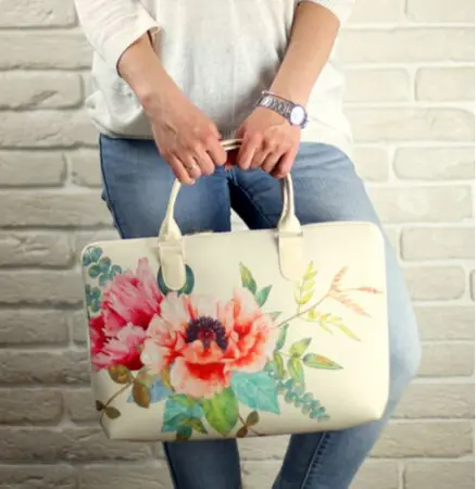 Taška Sakvoyage na notebook Květiny na bílém pozadí