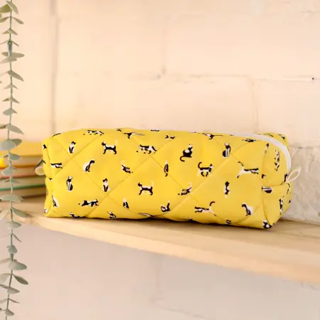 Kosmetická taška Pusheen – stylová a prostorná taštička na kosmetiku Kočka na žlutém podkladu