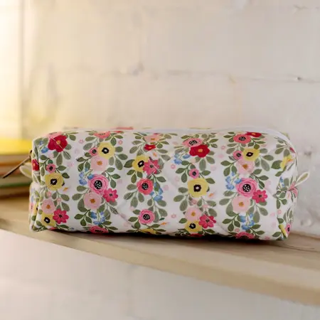 Kosmetická taška Pusheen – stylová a prostorná taštička na kosmetiku Malvy