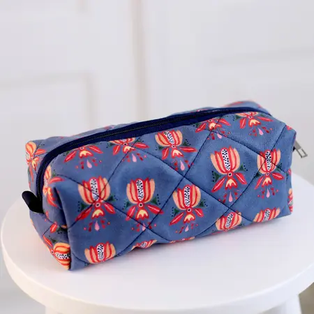 Kosmetická taška Pusheen – stylová a prostorná taštička na kosmetiku Wonder Flower