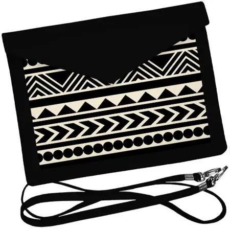 Dámský klutch konvert – elegantní sametová kabelka s potiskem  Černá a bílá ozdoba